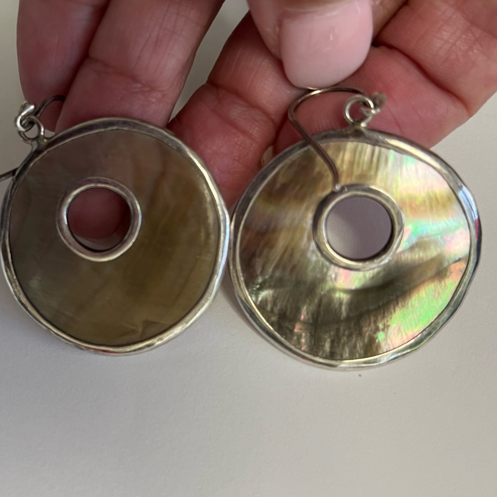 Gorgeous abalone shell earrings- Vintage/Retro brown iridescent, silver dangle🩶